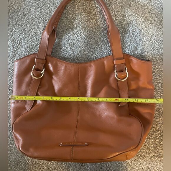 Cole Haan Light Brown Very Soft Leather Shoulder Bag Purse In Great Condition - Picture 4 of 13